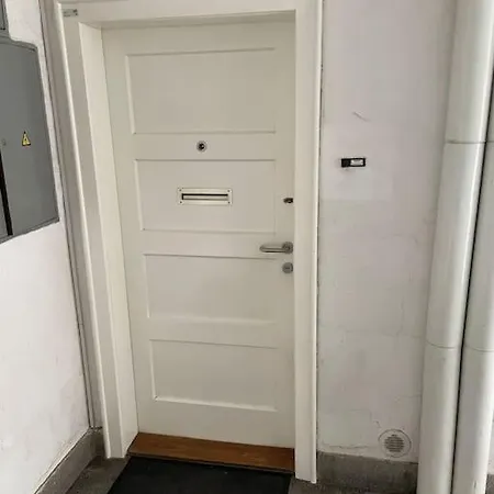 5 Bedrooms Central דירה לובליאנה