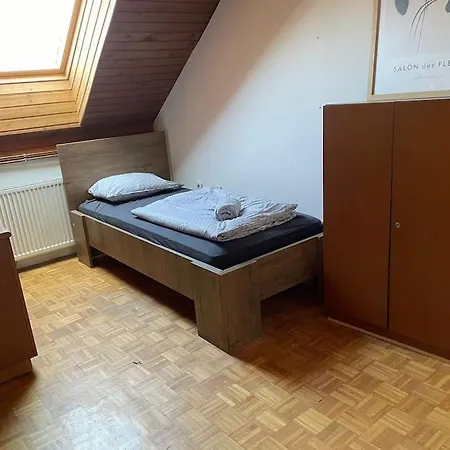 5 Bedrooms Central شقة *